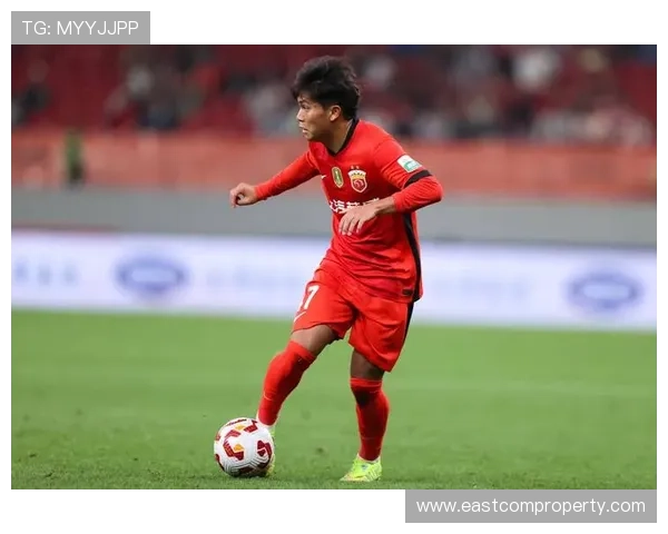 中国足球迎来新希望 国足主帅携年轻球员出征亚洲杯备战新篇章