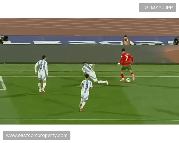 世界网球锦标赛揭幕战精彩纷呈 新星崭露头角挑战顶级选手